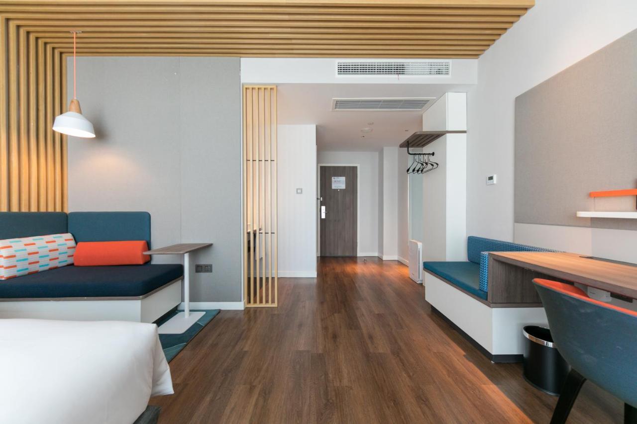 Holiday Inn Express Shanghai Tangzhen By Ihg - 20 Mins To Disney Land Экстерьер фото