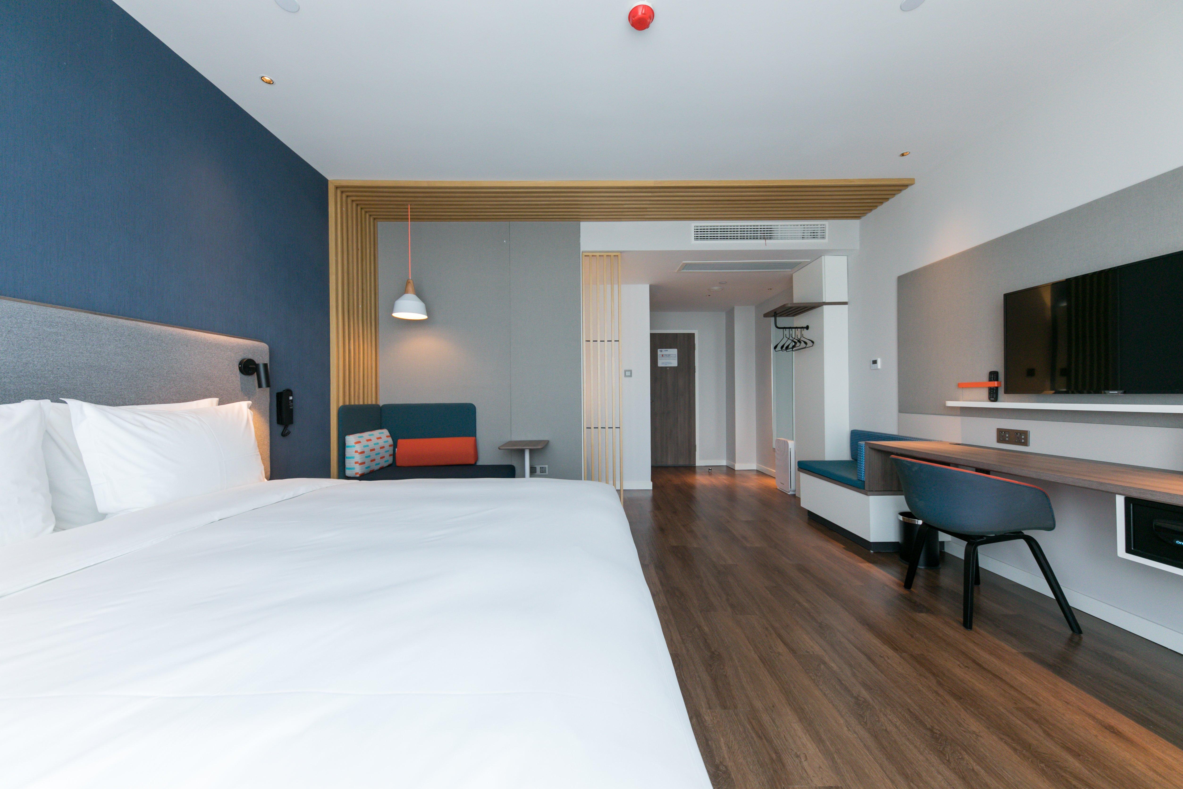 Holiday Inn Express Shanghai Tangzhen By Ihg - 20 Mins To Disney Land Экстерьер фото