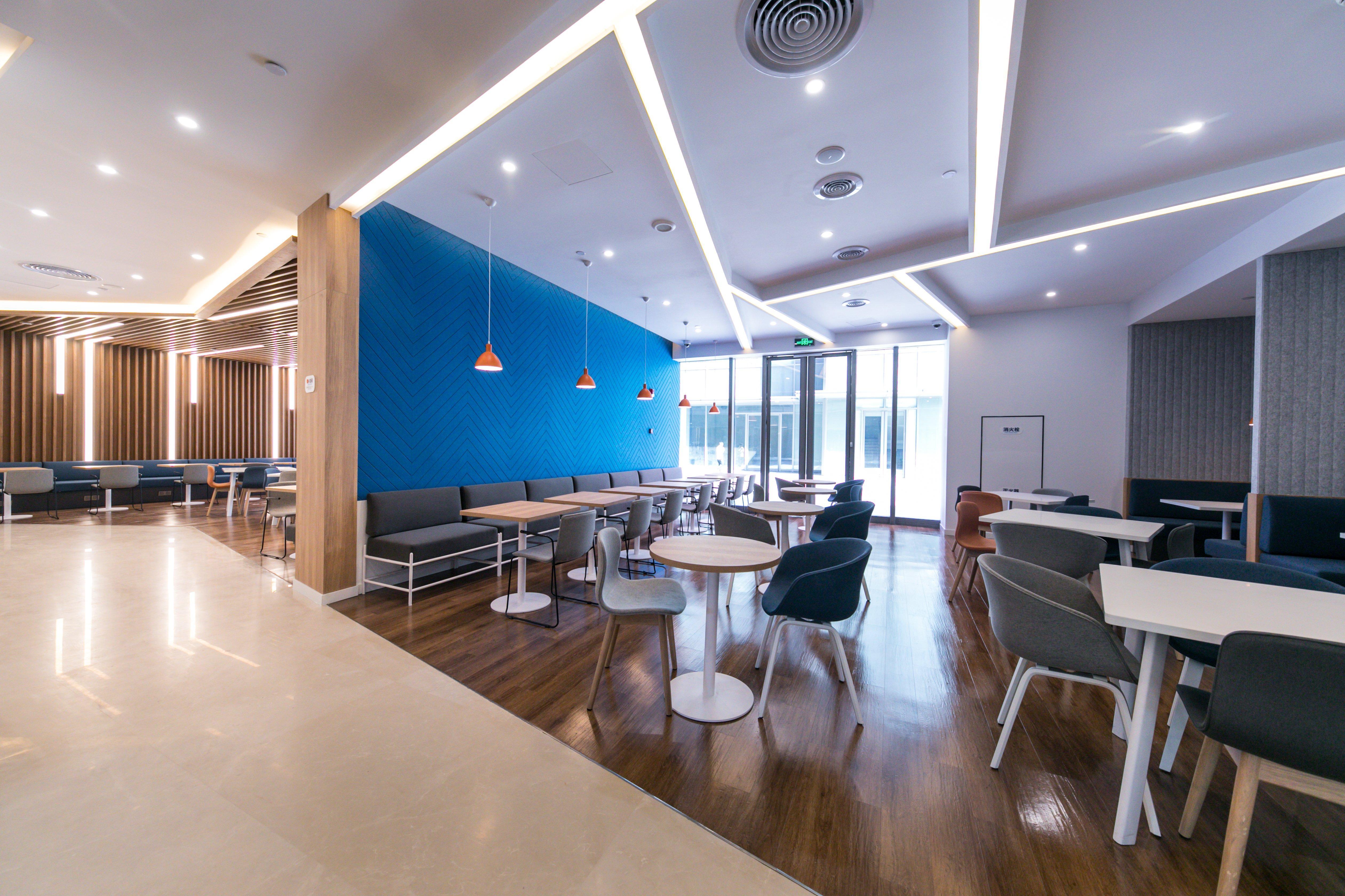 Holiday Inn Express Shanghai Tangzhen By Ihg - 20 Mins To Disney Land Экстерьер фото