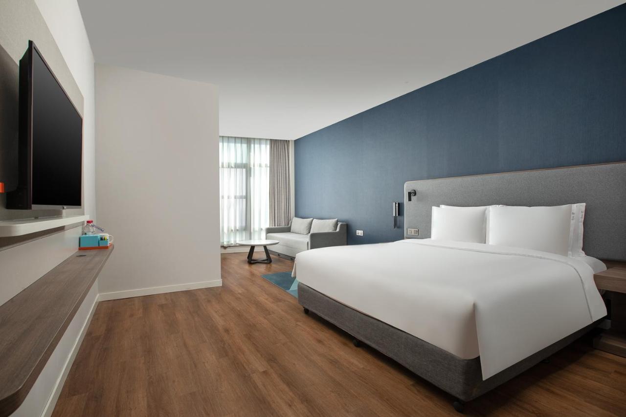 Holiday Inn Express Shanghai Tangzhen By Ihg - 20 Mins To Disney Land Экстерьер фото