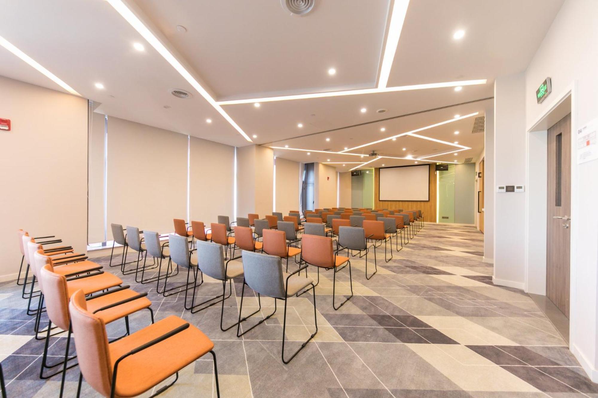 Holiday Inn Express Shanghai Tangzhen By Ihg - 20 Mins To Disney Land Экстерьер фото